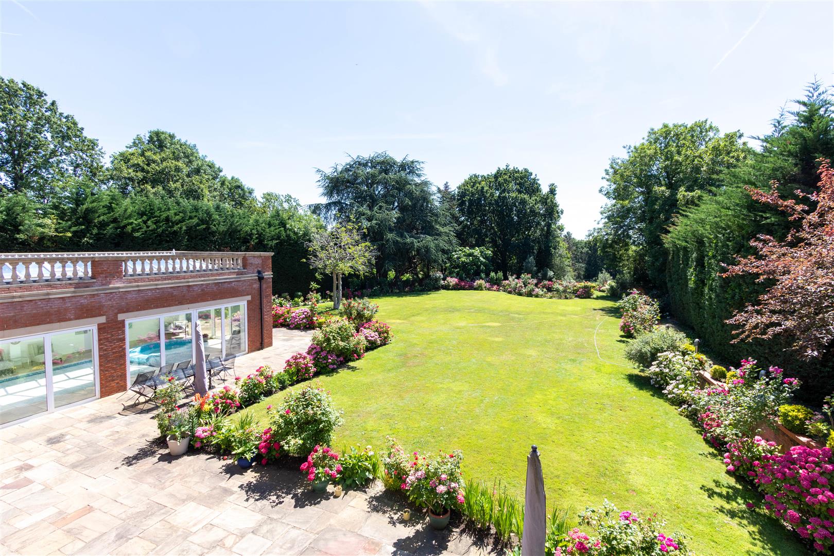 9 bed property in George Road, Surrey